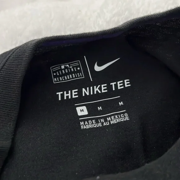 Nike brand new with tags t shirt - Picture 3 of 4